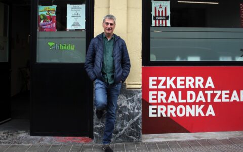 Oskar Matute Alternatibaren egoitzan